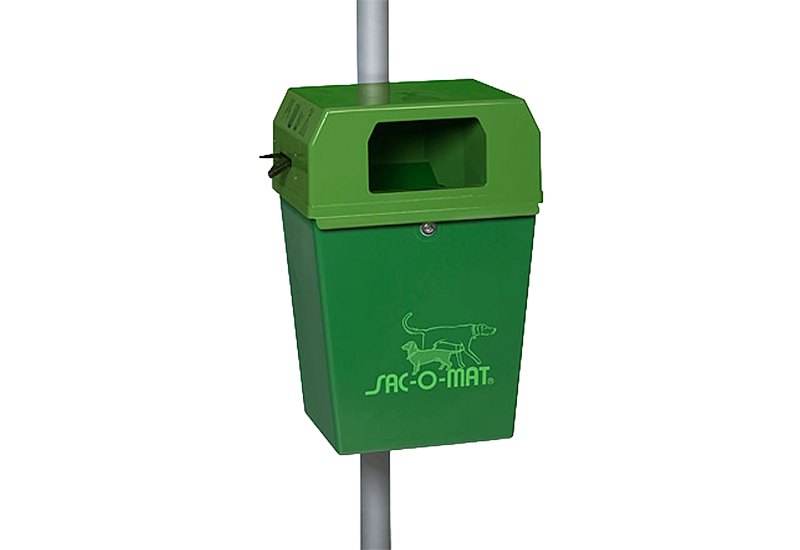 Borne de propreté sur mât Borne de propreté sur un mât. Présenté sur un fond blanc