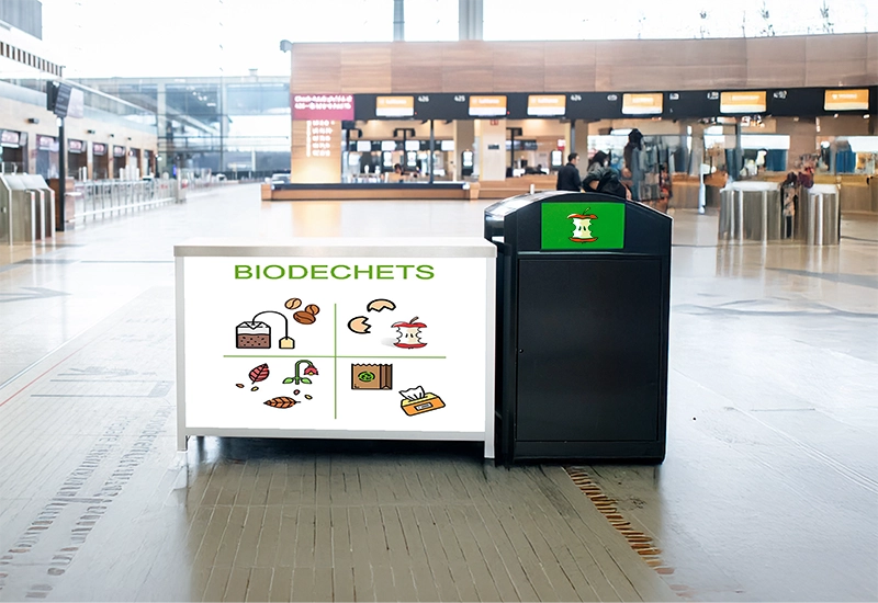 Poubelle biodéchets Poubelle biodéchets dans une gare.
