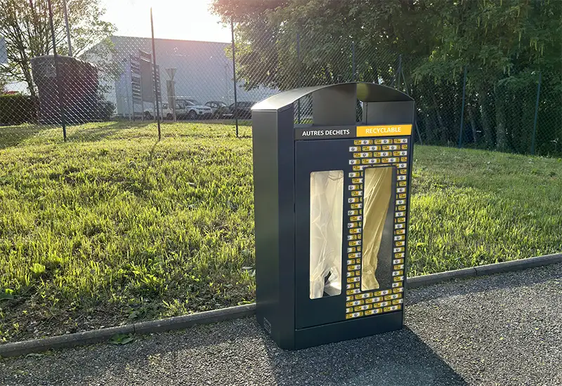 Sacs poubelles transparents Poubelle de tri personnalisé avec sacs poubelles transparents.